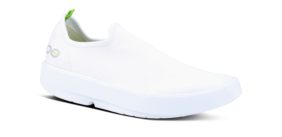 White Oofos OOmg eeZee Low | B4QzVI9IlzY